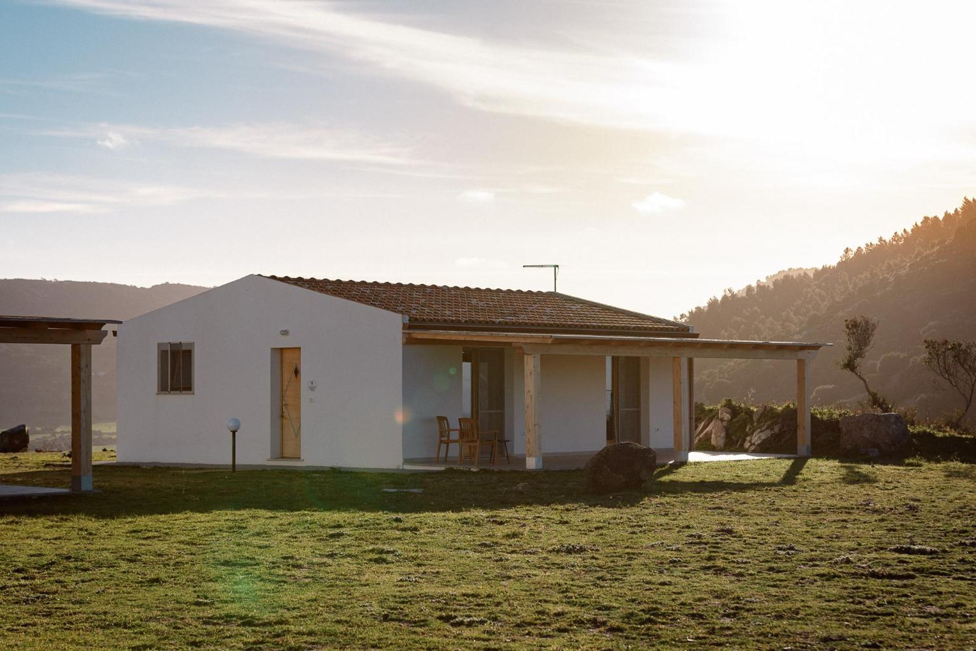 New Suites Sea View Sardinia, กัสเตลซาร์โด ภายนอก รูปภาพ