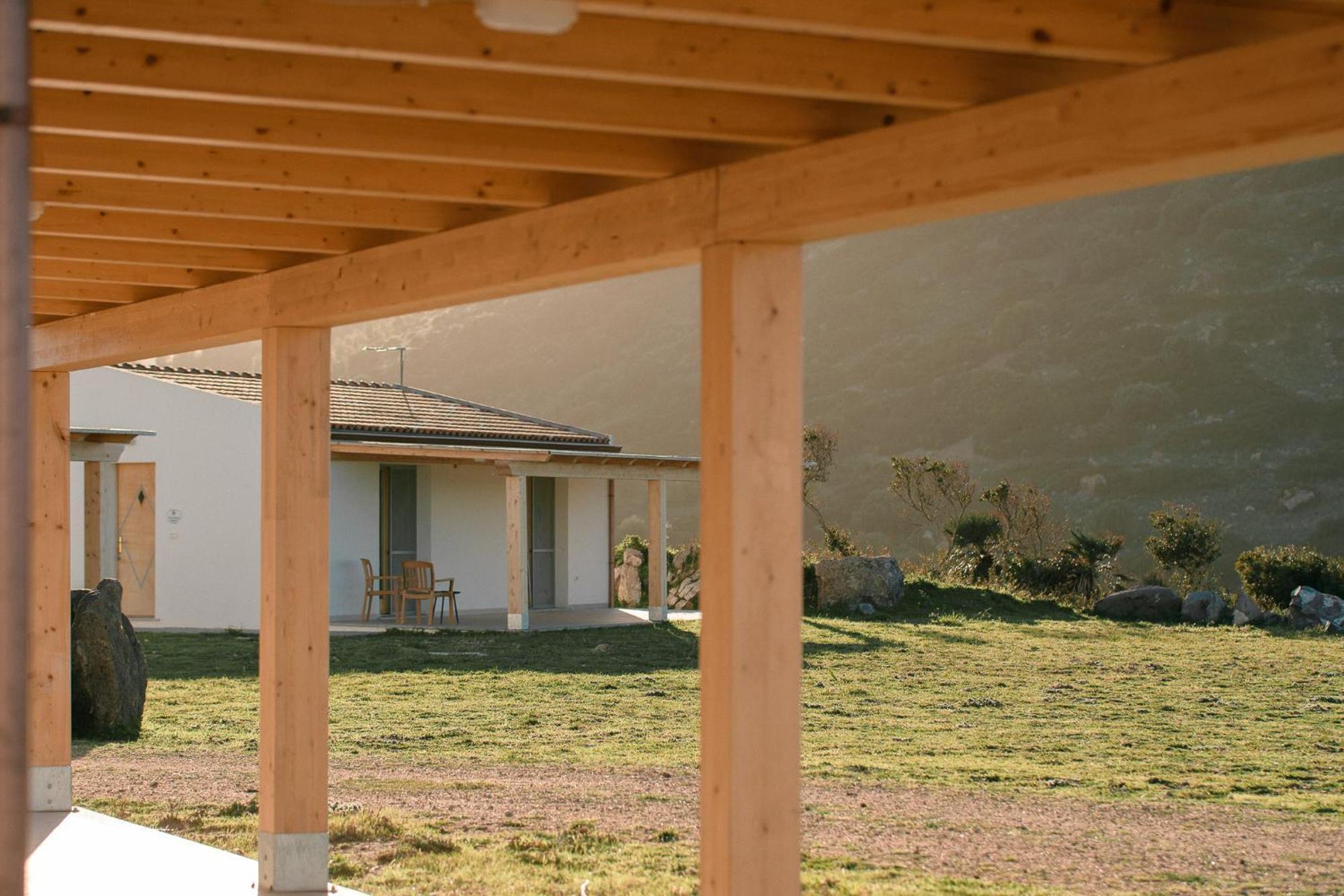 New Suites Sea View Sardinia, กัสเตลซาร์โด ภายนอก รูปภาพ
